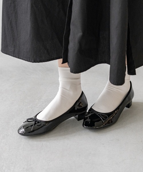 welleg（ウェレッグ）の「ふわカル ラウンドトゥ ローヒール バレエシューズ（バレエシューズ・レディース・ブラック系その他/ブラック/グレイッシュベージュ/レッド・21.5cm/22.0cm/22.5cm/23.0cm/23.5cm/24.0cm/24.5cm/25.0cm/25.5cm/26.0cm）」の2枚目の写真