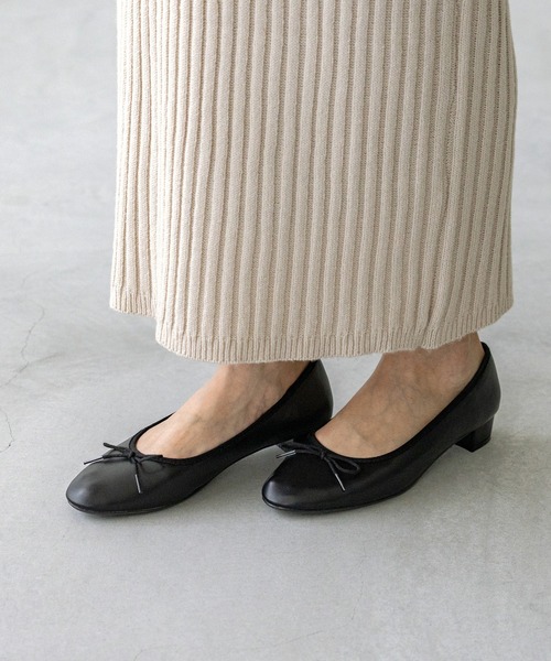 welleg（ウェレッグ）の「ふわカル ラウンドトゥ ローヒール バレエシューズ（バレエシューズ・レディース・ブラック系その他/ブラック/グレイッシュベージュ/レッド・21.5cm/22.0cm/22.5cm/23.0cm/23.5cm/24.0cm/24.5cm/25.0cm/25.5cm/26.0cm）」の6枚目の写真