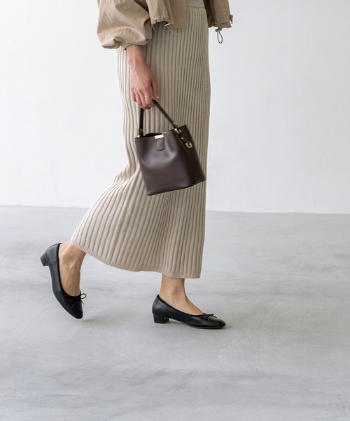 welleg（ウェレッグ）の「ふわカル ラウンドトゥ ローヒール バレエシューズ（バレエシューズ・レディース・ブラック系その他/ブラック/グレイッシュベージュ/レッド・21.5cm/22.0cm/22.5cm/23.0cm/23.5cm/24.0cm/24.5cm/25.0cm/25.5cm/26.0cm）」の13枚目の写真