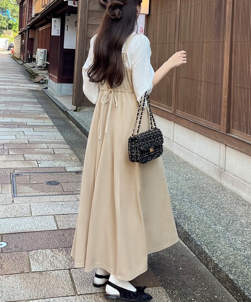 JUNOAH（ジュノア）の「べロアフレアキャミワンピース（ワンピース・レディース・ブラック/ブラウン/アイボリー・MEDIUM/LARGE/X-LARGE）」の2枚目の写真