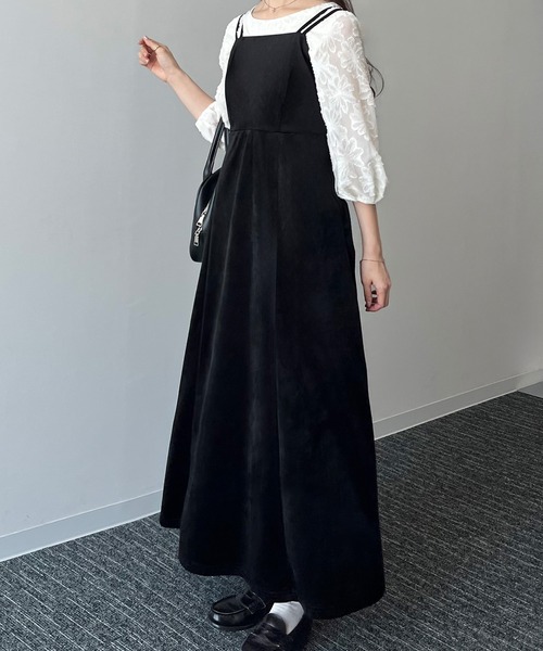 JUNOAH（ジュノア）の「べロアフレアキャミワンピース（ワンピース・レディース・ブラック/ブラウン/アイボリー・MEDIUM/LARGE/X-LARGE）」の4枚目の写真