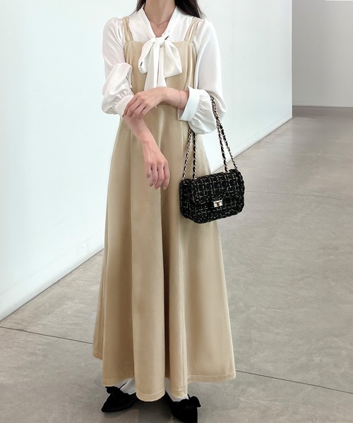 JUNOAH（ジュノア）の「べロアフレアキャミワンピース（ワンピース・レディース・ブラック/ブラウン/アイボリー・MEDIUM/LARGE/X-LARGE）」の11枚目の写真