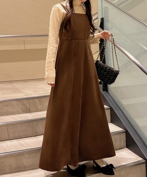 JUNOAH（ジュノア）の「べロアフレアキャミワンピース（ワンピース・レディース・ブラック/ブラウン/アイボリー・MEDIUM/LARGE/X-LARGE）」の18枚目の写真