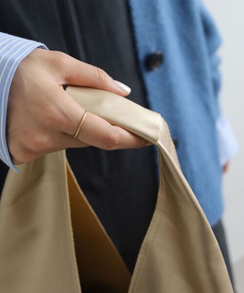 le.coeur blanc（ルクールブラン）の「メタリックワンショルバッグ（トートバッグ・レディース・ブラック/シルバー/ゴールド・FREE）」の4枚目の写真