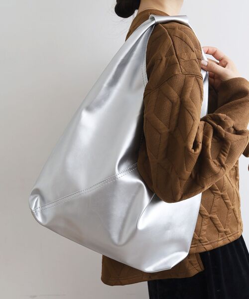 le.coeur blanc（ルクールブラン）の「メタリックワンショルバッグ（トートバッグ・レディース・ブラック/シルバー/ゴールド・FREE）」の16枚目の写真