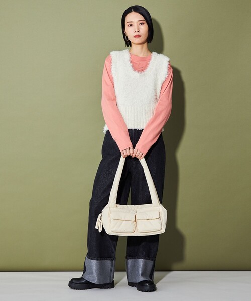 CITEN（シテン）の「＜CITEN＞ダブルポケットパファーバッグ（ショルダーバッグ・レディース・ブラック/オフホワイト/グレー・FREE）」の21枚目の写真