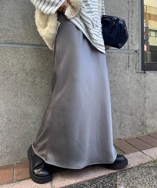 CIAOPANIC TYPY（チャオパニックティピー）の「【－3kg見え／14色展開】スタイルアップサテンスカート（スカート・レディース・オフホワイト/チャコールグレー/サックスブルー/ブラウン/レオパード/ベージュ/ブラック/カーキ/グレー/バーガンディー/グレー系その他/ベージュ系その他/ダークブラウン/ブラック系その他/ホワイト・SMALL/MEDIUM）」の7枚目の写真