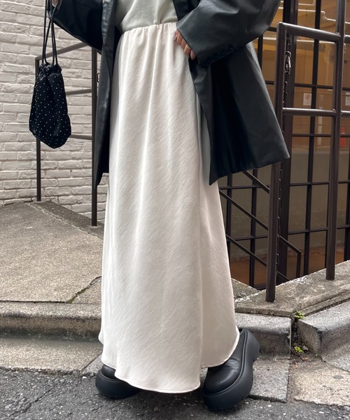華奢見えが叶う】スタイルアップサテンスカート（スカート
