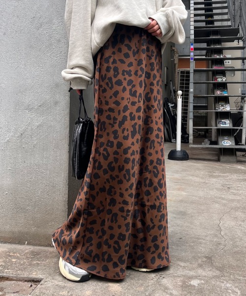 華奢見えが叶う】スタイルアップサテンスカート（スカート
