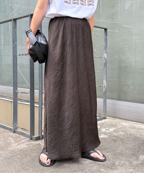 CIAOPANIC TYPY（チャオパニックティピー）の「【－3kg見え／14色展開】スタイルアップサテンスカート（スカート・レディース・オフホワイト/チャコールグレー/サックスブルー/ブラウン/レオパード/ベージュ/ブラック/カーキ/グレー/バーガンディー/グレー系その他/ベージュ系その他/ダークブラウン/ブラック系その他/ホワイト・SMALL/MEDIUM）」の20枚目の写真