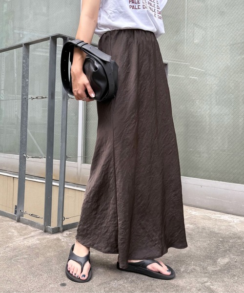 CIAOPANIC TYPY（チャオパニックティピー）の「【－3kg見え／14色展開】スタイルアップサテンスカート（スカート・レディース・オフホワイト/チャコールグレー/サックスブルー/ブラウン/レオパード/ベージュ/ブラック/カーキ/グレー/バーガンディー/グレー系その他/ベージュ系その他/ダークブラウン/ブラック系その他/ホワイト・SMALL/MEDIUM）」の19枚目の写真