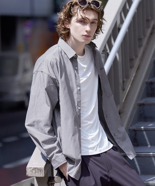 coca（coca）（コカ）の「オーバーシルエットストライプシャツ（シャツ/ブラウス・メンズ・ダークグリーン/ブラウン/ダークブルー/グレー・L/XL/M）」の2枚目の写真