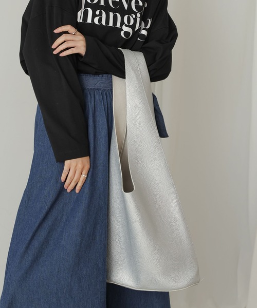 Bou Jeloud(ブージュルード)の「ホーボーBAG(ハンドバッグ・レディース・ベージュ/ブラック/シルバー・ONESIZE)」の3枚目の写真