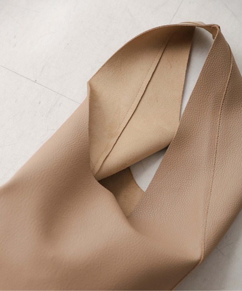 Bou Jeloud(ブージュルード)の「ホーボーBAG(ハンドバッグ・レディース・ベージュ/ブラック/シルバー・ONESIZE)」の11枚目の写真