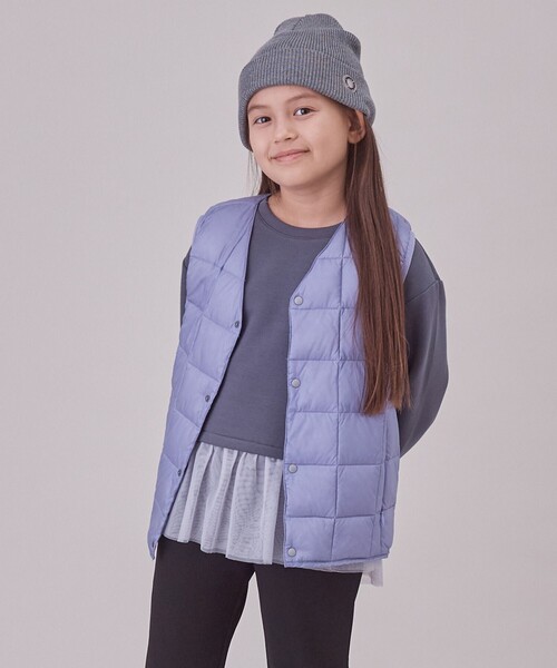 UNFILO（アンフィーロ）の「【120-150cm】TAION Vネックベスト(UNISEX)（ダウンベスト・キッズ・スモーキーグリーン系/ライラック系/カーキ系/ブラック系/ライトグレー系・120/130/140/150）」の5枚目の写真