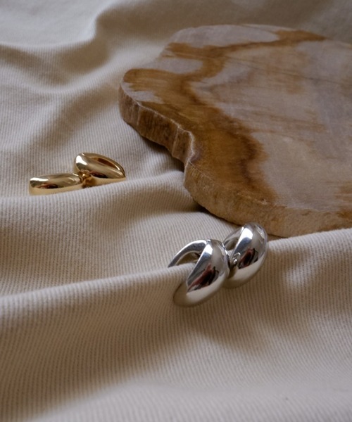 ciite'(シーテ)の「メタル ぷっくり クリップイヤリング (両耳用)(イヤリング・レディース・シルバー/ゴールド/ピンクゴールド・FREE)」の15枚目の写真