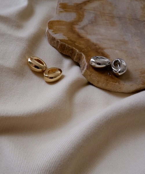 ciite'(シーテ)の「メタル ぷっくり クリップイヤリング (両耳用)(イヤリング・レディース・シルバー/ゴールド/ピンクゴールド・FREE)」の16枚目の写真