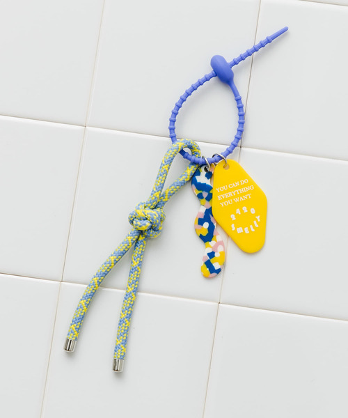 SMELLY(スメリー)の「カラフルチャームシリコンキーチェーン(キーホルダー・レディース・ブルー/グリーン/ラベンダー・-)」の3枚目の写真