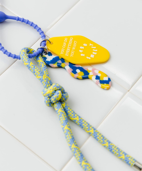 SMELLY(スメリー)の「カラフルチャームシリコンキーチェーン(キーホルダー・レディース・ブルー/グリーン/ラベンダー・-)」の4枚目の写真