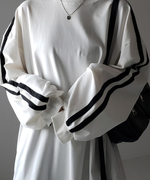 me+em select(ミームセレクト)の「【 2color 】サイドラインビッグTシャツ / side line BIG Tee(Tシャツ/カットソー・レディース・ホワイト/ブラック・FREE)」の18枚目の写真