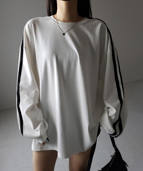 me+em select(ミームセレクト)の「【 2color 】サイドラインビッグTシャツ / side line BIG Tee(Tシャツ/カットソー・レディース・ホワイト/ブラック・FREE)」の22枚目の写真