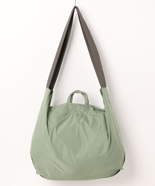 EARTH MADE（アースメイド）の「C/RIPSTOP 2WAY TOTE（ショルダーバッグ・レディース・グリーン/ブラウン/ベージュ/イエロー/ライトベージュ/ブラック/チャコールグレー・FREE）」の6枚目の写真