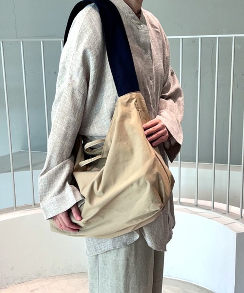 EARTH MADE（アースメイド）の「C/RIPSTOP 2WAY TOTE（ショルダーバッグ・レディース・グリーン/ブラウン/ベージュ/イエロー/ライトベージュ/ブラック/チャコールグレー・FREE）」の21枚目の写真