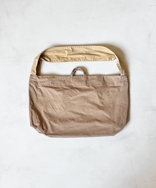 EARTH MADE（アースメイド）の「C/RIPSTOP 2WAY TOTE（ショルダーバッグ・レディース・グリーン/ブラウン/ベージュ/イエロー/ライトベージュ/ブラック/チャコールグレー・FREE）」の18枚目の写真