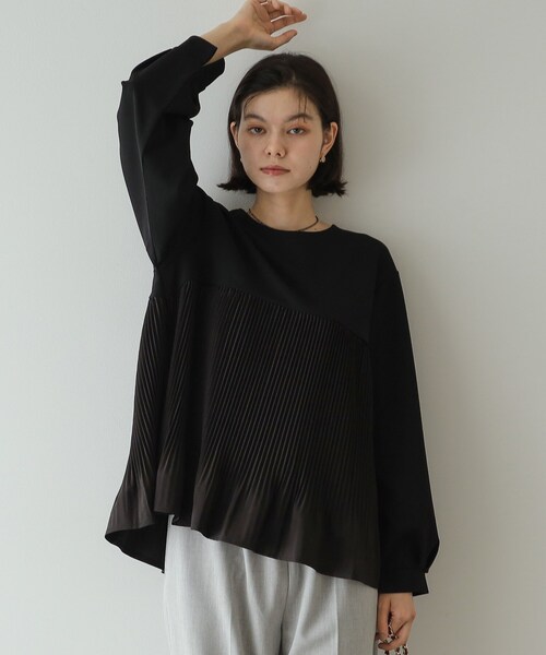OPAQUE.CLIP（オペークドットクリップ）の「◆ブリーツドッキング デザイントップス【洗濯機洗い可】（Tシャツ/カットソー・レディース・ナチュラル/ブルー/ブラック・38/40/42）」の4枚目の写真
