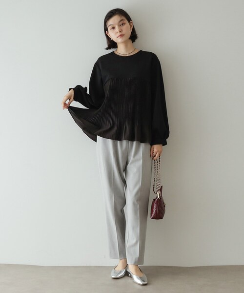 OPAQUE.CLIP（オペークドットクリップ）の「◆ブリーツドッキング デザイントップス【洗濯機洗い可】（Tシャツ/カットソー・レディース・ナチュラル/ブルー/ブラック・38/40/42）」の5枚目の写真