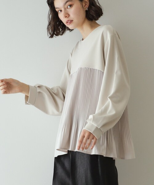 OPAQUE.CLIP（オペークドットクリップ）の「◆ブリーツドッキング デザイントップス【洗濯機洗い可】（Tシャツ/カットソー・レディース・ナチュラル/ブルー/ブラック・38/40/42）」の8枚目の写真