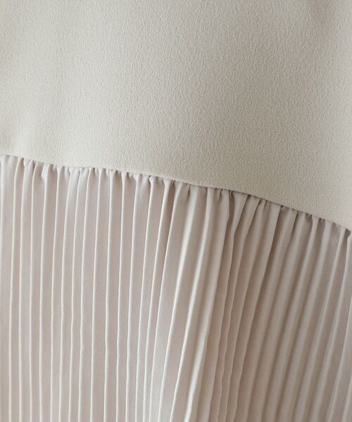 OPAQUE.CLIP（オペークドットクリップ）の「◆ブリーツドッキング デザイントップス【洗濯機洗い可】（Tシャツ/カットソー・レディース・ナチュラル/ブルー/ブラック・38/40/42）」の11枚目の写真