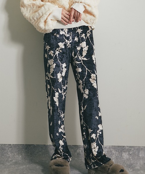 ANOTHER S（アナザーエス）の「花柄ベロアパンツ（その他パンツ