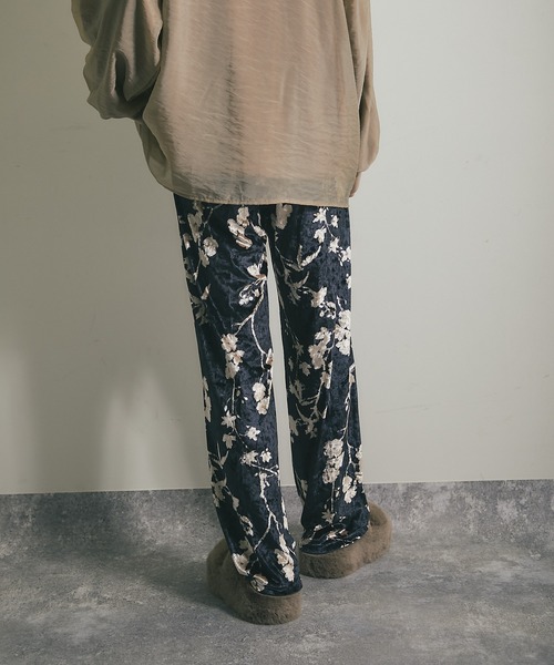 ANOTHER S（アナザーエス）の「花柄ベロアパンツ（その他パンツ）」 - WEAR