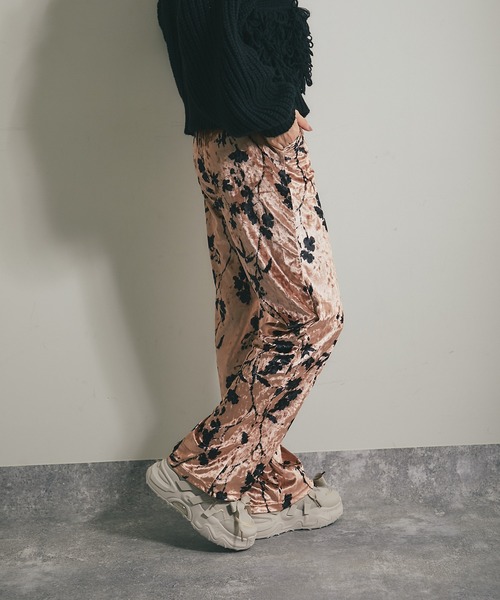 ANOTHER S（アナザーエス）の「花柄ベロアパンツ（その他パンツ）」 - WEAR
