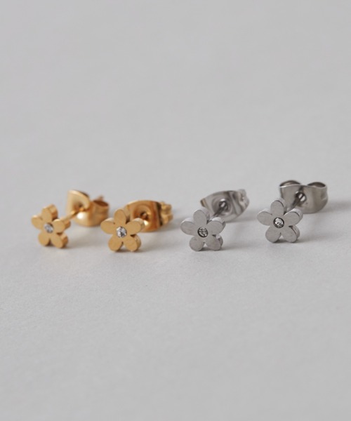 ciite' surgical stainless(シーテサージカルステンレス)の「【 金属アレルギー対応 】 フラワービジューピアス サージカルステンレス (両耳用)(ピアス(両耳用)・レディース・シルバー/ゴールド・FREE)」の14枚目の写真