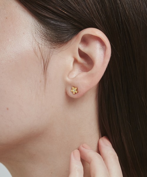 ciite' surgical stainless(シーテサージカルステンレス)の「【 金属アレルギー対応 】 フラワービジューピアス サージカルステンレス (両耳用)(ピアス(両耳用)・レディース・シルバー/ゴールド・FREE)」の9枚目の写真