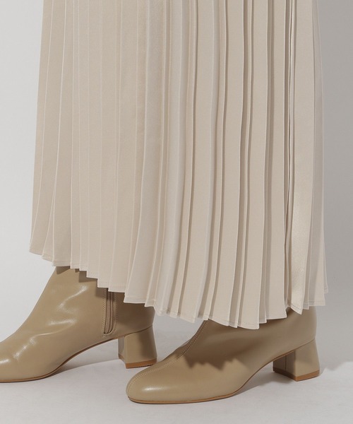 Elura（エルーラ）の「レザーライクプリーツスカート＜低身長サイズあり＞/147958（スカート・レディース・チャコールグレー/ライトブルー/アイボリー・LARGE/MEDIUM/FREE(S)）」の9枚目の写真