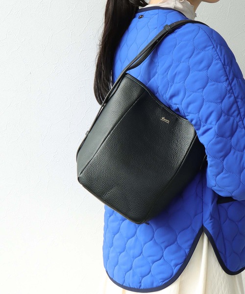 Jines（ジネス）の「カウレザーバケツ型ワンショルダーバッグ【BEAURE/ヴュレ】（ショルダーバッグ・レディース・ブラック/イエロー/アイボリー・フリー）」の3枚目の写真