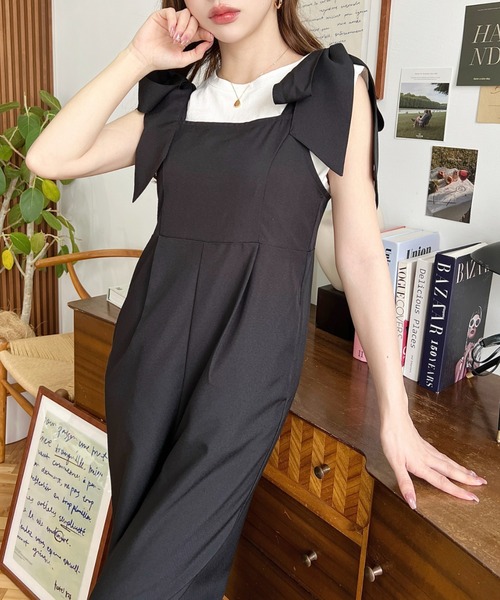 moment+(モーメントプラス)の「ショルダーリボンサロペット(サロペット/オーバーオール・レディース・グレイッシュベージュ/ブラック/ブルー/チャコールグレー・M)」の7枚目の写真