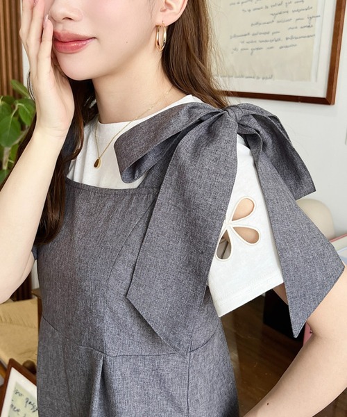 moment+(モーメントプラス)の「ショルダーリボンサロペット(サロペット/オーバーオール・レディース・グレイッシュベージュ/ブラック/ブルー/チャコールグレー・M)」の10枚目の写真