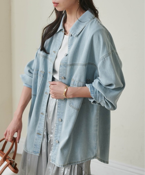 RANAN（ラナン）の「デニム素材オーバーサイズシャツ（シャツ/ブラウス・レディース・ネイビー/ライトブルー・M/L/LL）」の3枚目の写真