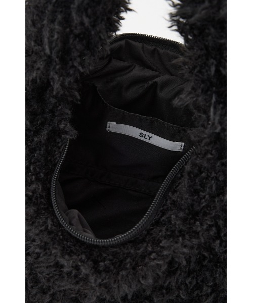 SLY（スライ）の「F/FUR BAG フェイクファー バッグ（ハンドバッグ・レディース・アイボリー/ブラック・FREE）」の6枚目の写真
