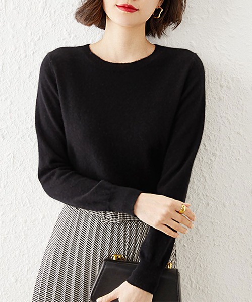 blackdia ocean(ブラックダイヤオーシャン)の「blackdia ocean シンプルクルーネックニット(ニット/セーター・レディース・ピンク/ホワイト/ベージュ/ブラック/グレー・LARGE/MEDIUM/SMALL)」の2枚目の写真
