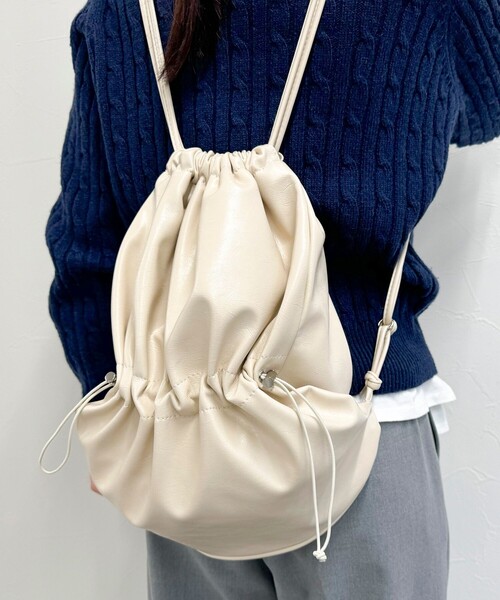 fredy emue(フレディエミュ)の「フェイクレザードロストナップサック(バックパック/リュック・レディース・キナリ/ブラック・FREE)」の8枚目の写真