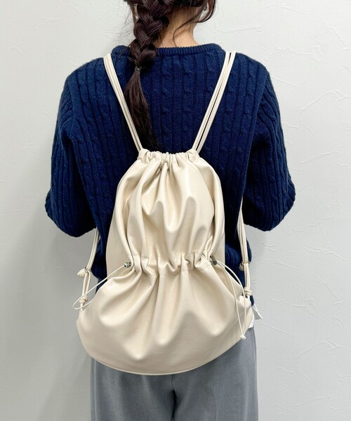 fredy emue(フレディエミュ)の「フェイクレザードロストナップサック(バックパック/リュック・レディース・キナリ/ブラック・FREE)」の17枚目の写真