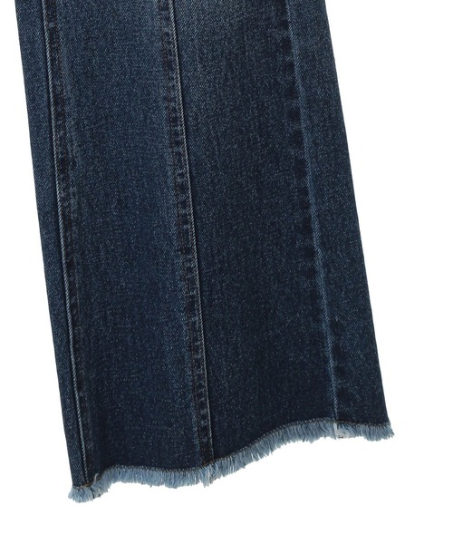 earth music&ecology（アースミュージックアンドエコロジー）の「フロントシームセミフレアデニムパンツ（デニムパンツ・レディース・ブルー系その他/ライトインディゴブルー・S/L/M）」の7枚目の写真