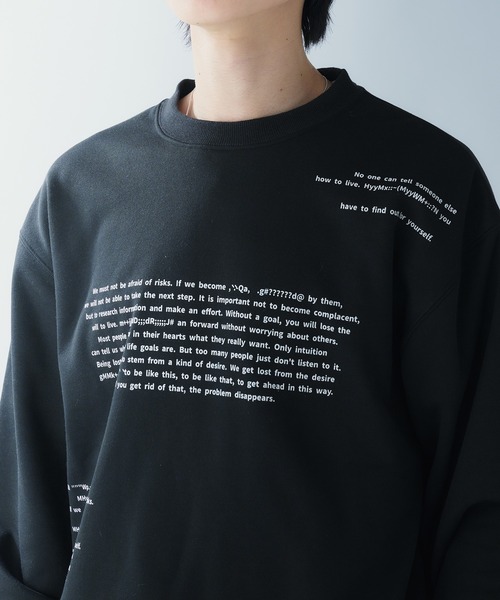 Adoon plain（アドーンプレーン）の「RANDOM LOGO SWEAT PULLOVER / ランダムロゴスウェットプルオーバー（スウェット・メンズ・杢グレー/ブラック・MEDIUM/LARGE）」の4枚目の写真