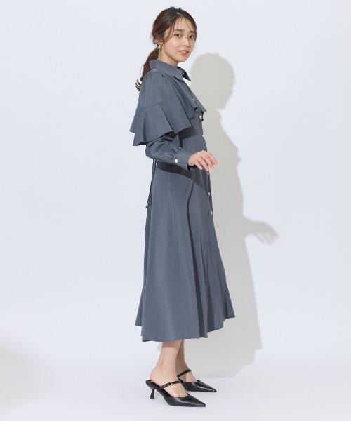 AND COUTURE(アンドクチュール)の「ケープフリルシャツワンピース(ワンピース・レディース・イエロー/ベージュ/チャコールグレー・FREE)」の14枚目の写真