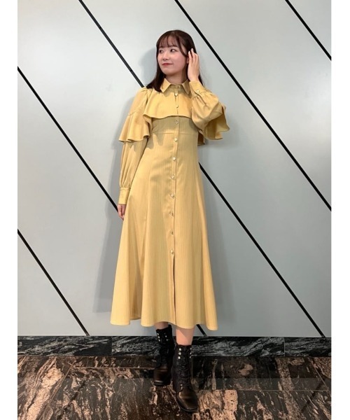 AND COUTURE(アンドクチュール)の「ケープフリルシャツワンピース(ワンピース・レディース・イエロー/ベージュ/チャコールグレー・FREE)」の21枚目の写真